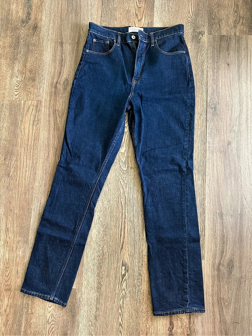 Abercrombie & Fitch High Rise 90s Straight Jean in Blue